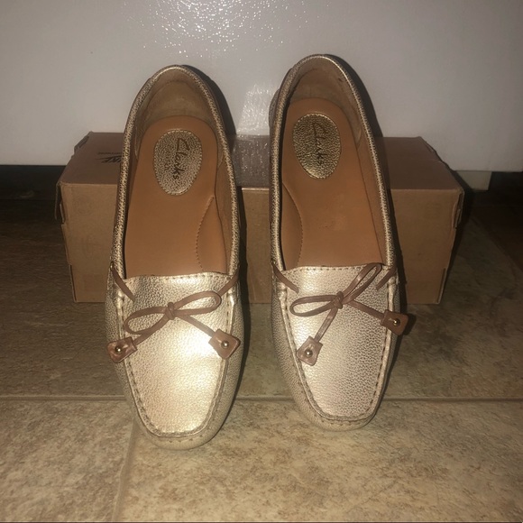 clarks gold loafers